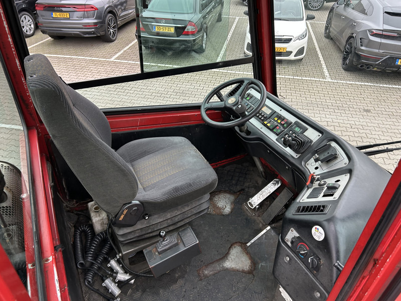 Terberg YT 182 / Cummins / Allison / 2012 / Terminal Tractor - Ťahač: obrázok 3 Terberg YT 182 / Cummins / Allison / 2012 / Terminal Tractor - Ťahač: obrázok 3