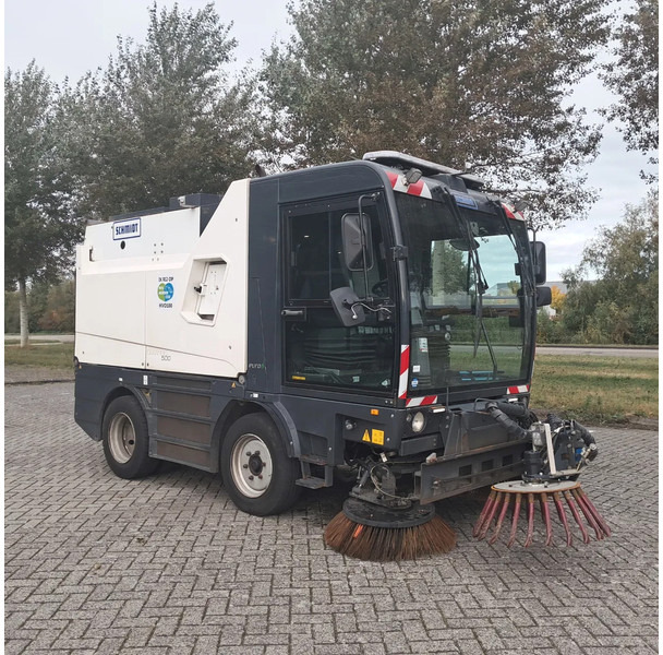 Schmidt CLEANGO 500 CLEANGO 500 - Zametacie vozidlo: obrázok 1 Schmidt CLEANGO 500 CLEANGO 500 - Zametacie vozidlo: obrázok 1