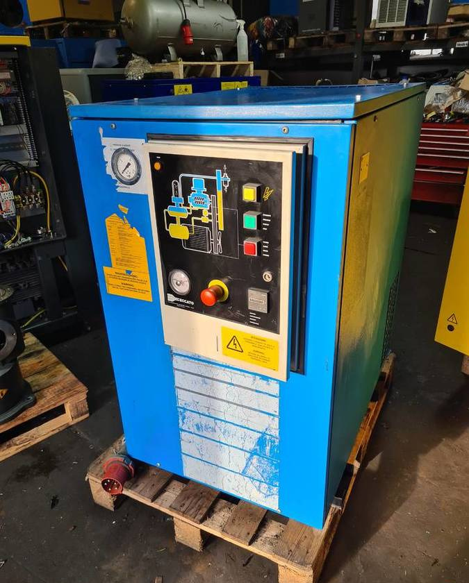 Kompresor śrubowy AIRPRESS, CECCATO 15 kw - Vzduchový kompresor: obrázok 1 Kompresor śrubowy AIRPRESS, CECCATO 15 kw - Vzduchový kompresor: obrázok 1