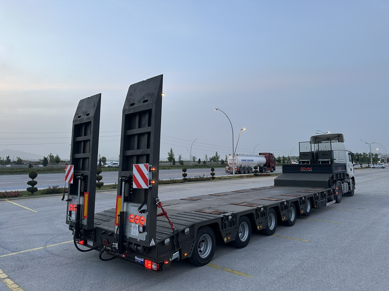 GVN Trailer 5 AXLE LOWBED - Náves podvalník: obrázok 1 GVN Trailer 5 AXLE LOWBED - Náves podvalník: obrázok 1