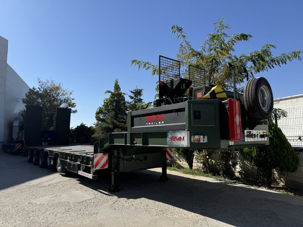 GVN Trailer 5 AXLE LOWBED - Náves podvalník: obrázok 4 GVN Trailer 5 AXLE LOWBED - Náves podvalník: obrázok 4