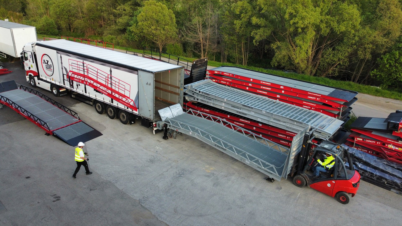 Loading Ramp with with hydraulic tilting bridge - AZ RAMP - STAR- 12T FULL GALVA - Nakladacia rampa: obrázok 2 Loading Ramp with with hydraulic tilting bridge - AZ RAMP - STAR- 12T FULL GALVA - Nakladacia rampa: obrázok 2