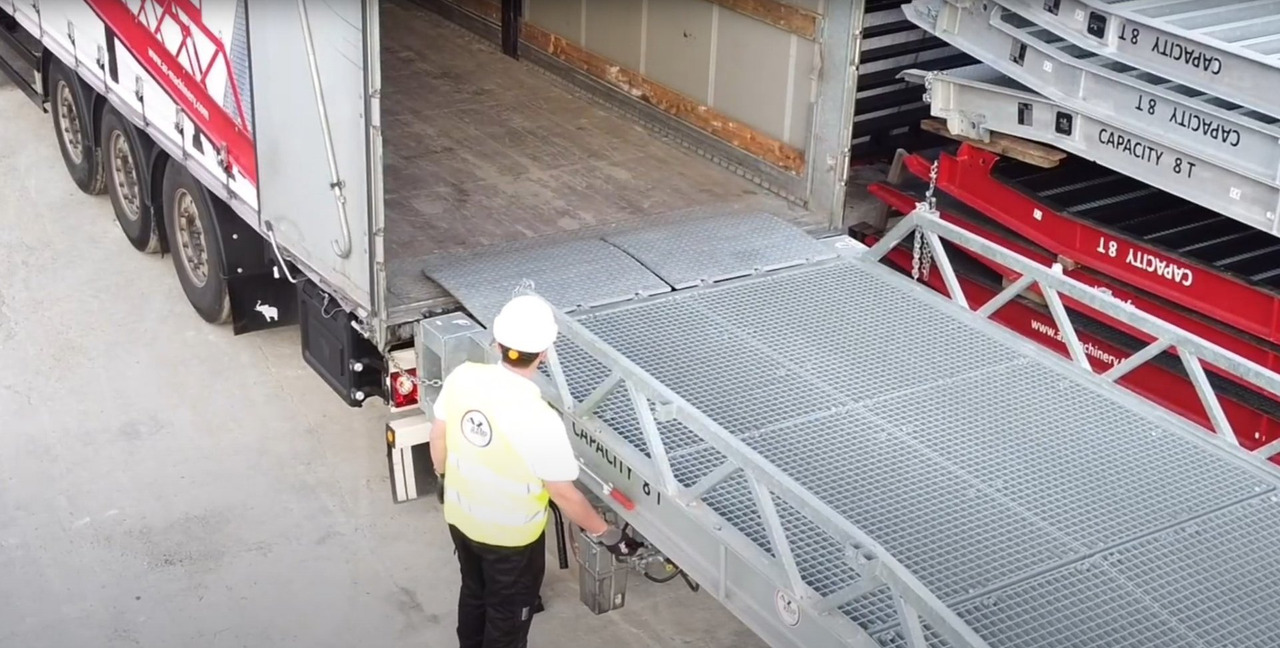 Loading Ramp with with hydraulic tilting bridge - AZ RAMP - STAR- 12T FULL GALVA - Nakladacia rampa: obrázok 4 Loading Ramp with with hydraulic tilting bridge - AZ RAMP - STAR- 12T FULL GALVA - Nakladacia rampa: obrázok 4