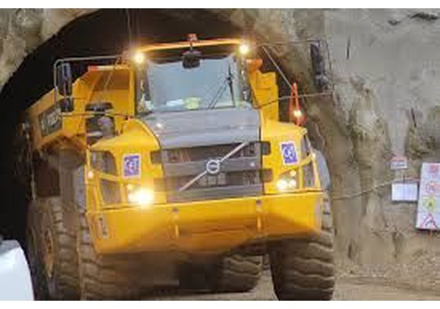 Volvo nieuwe Oliekoeler voe11033628 voe11110107 - Prevodovka a diely pre Ťahačový kĺbový damper: obrázok 3 Volvo nieuwe Oliekoeler voe11033628 voe11110107 - Prevodovka a diely pre Ťahačový kĺbový damper: obrázok 3