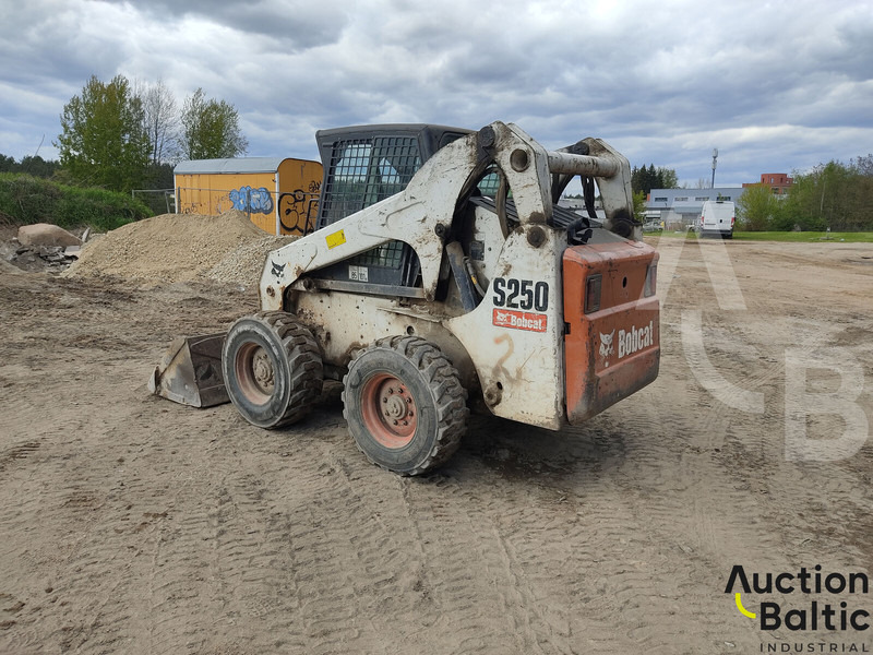 Bobcat S 250 - Šmykom riadený nakladač: obrázok 5 Bobcat S 250 - Šmykom riadený nakladač: obrázok 5