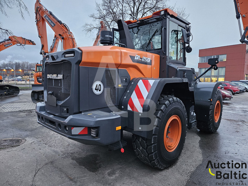 Develon DL250 - Kolesový nakladač: obrázok 5 Develon DL250 - Kolesový nakladač: obrázok 5