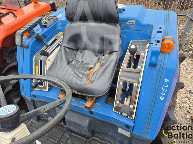 Iseki TU 200 - Traktor: obrázok 5 Iseki TU 200 - Traktor: obrázok 5