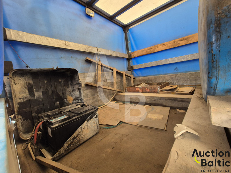 Plachtové nákladné vozidlo Iveco 65E10: obrázok 10