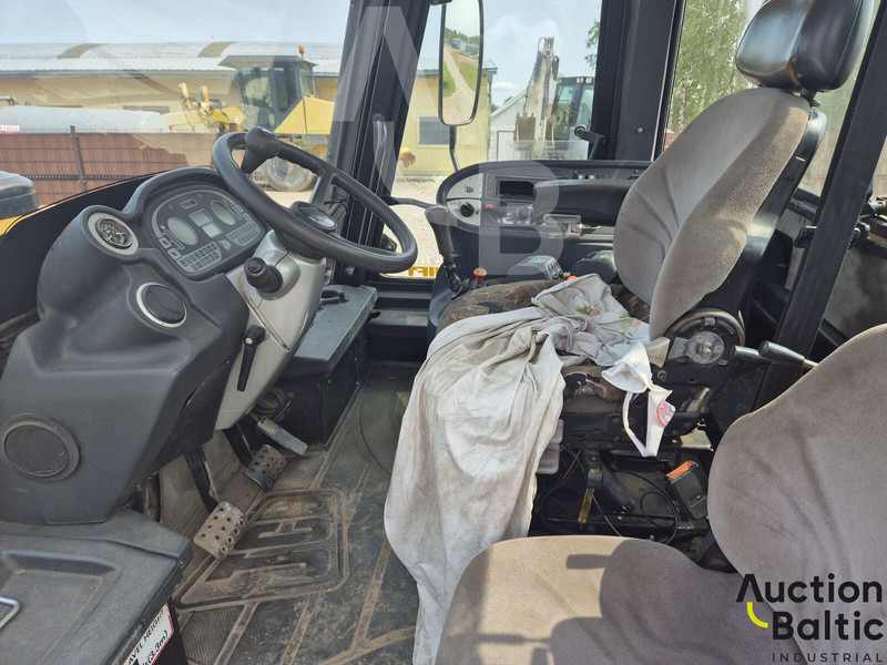 JCB Fastrac 3220 - Traktor: obrázok 5 JCB Fastrac 3220 - Traktor: obrázok 5