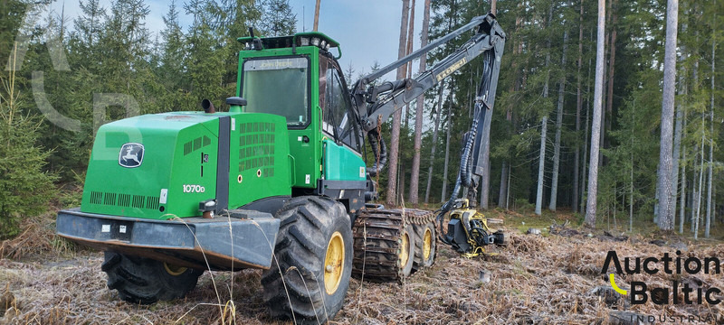 John Deere 1070 D - Kombajn: obrázok 1 John Deere 1070 D - Kombajn: obrázok 1