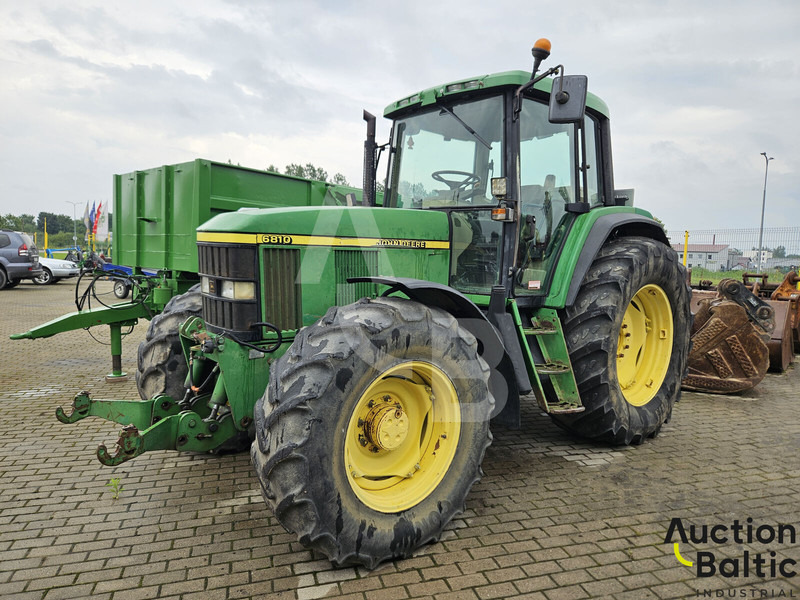 John Deere 6810 - Traktor: obrázok 1 John Deere 6810 - Traktor: obrázok 1