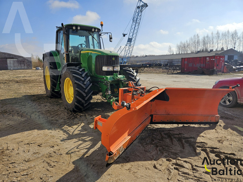 John Deere 6820 - Traktor: obrázok 2 John Deere 6820 - Traktor: obrázok 2