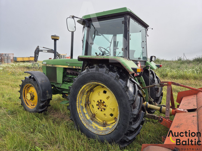 John Deere MFWD - Traktor: obrázok 4 John Deere MFWD - Traktor: obrázok 4