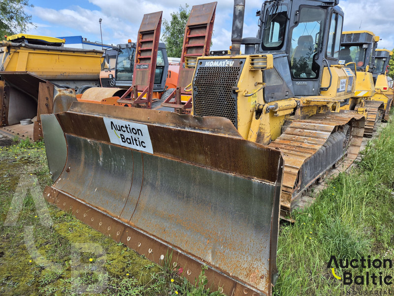 Komatsu D61EX-15 - Buldozér: obrázok 2 Komatsu D61EX-15 - Buldozér: obrázok 2