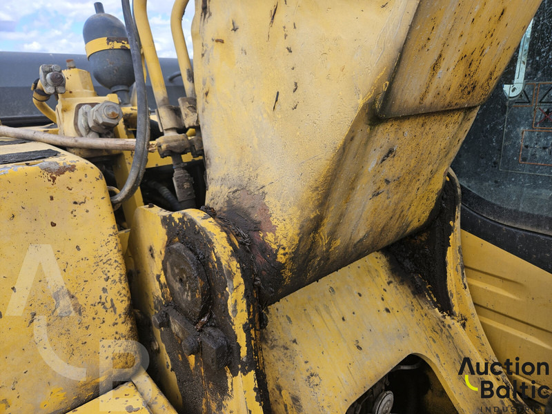 Pásové rýpadlo Komatsu PC240NLC-7K: obrázok 18