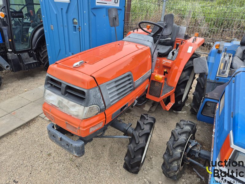 Kubota GL 240 - Traktor: obrázok 2 Kubota GL 240 - Traktor: obrázok 2