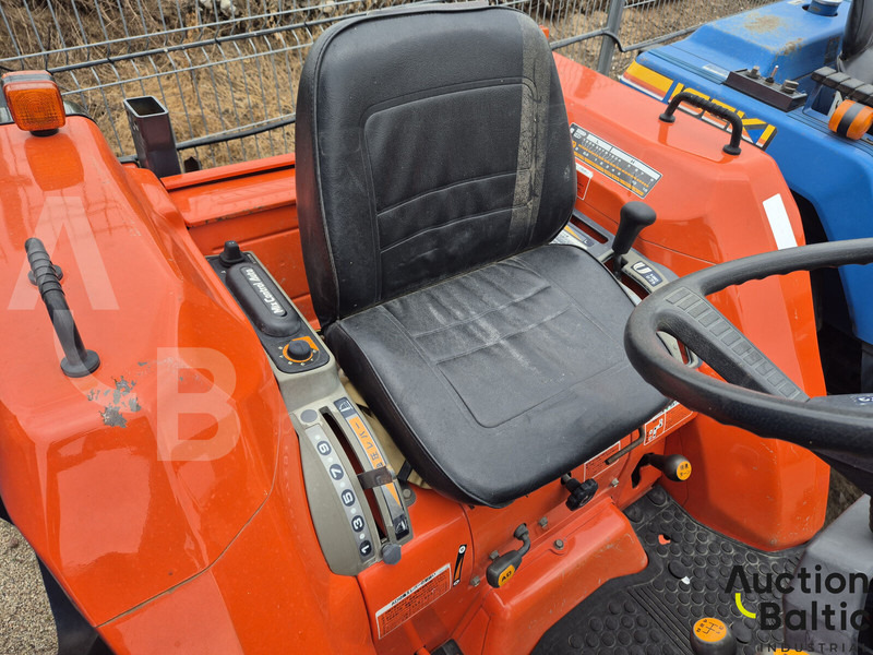 Kubota GL 240 - Traktor: obrázok 5 Kubota GL 240 - Traktor: obrázok 5