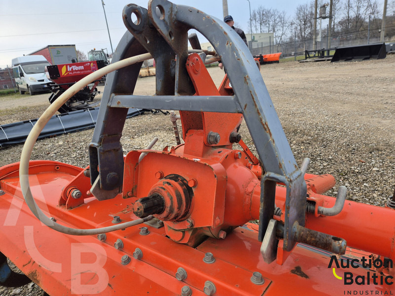 Kubota R 15T - Rotačné brány: obrázok 5 Kubota R 15T - Rotačné brány: obrázok 5