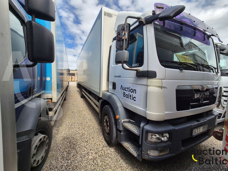 MAN 18.290 - Skříňový nákladní auto: obrázok 2 MAN 18.290 - Skříňový nákladní auto: obrázok 2