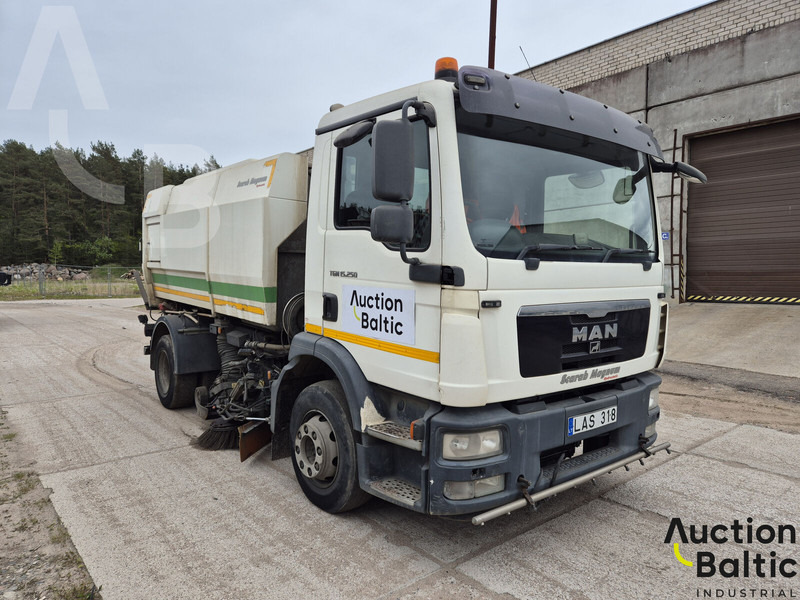MAN TGM15.250 4X2 BL - Zametacie vozidlo: obrázok 2 MAN TGM15.250 4X2 BL - Zametacie vozidlo: obrázok 2
