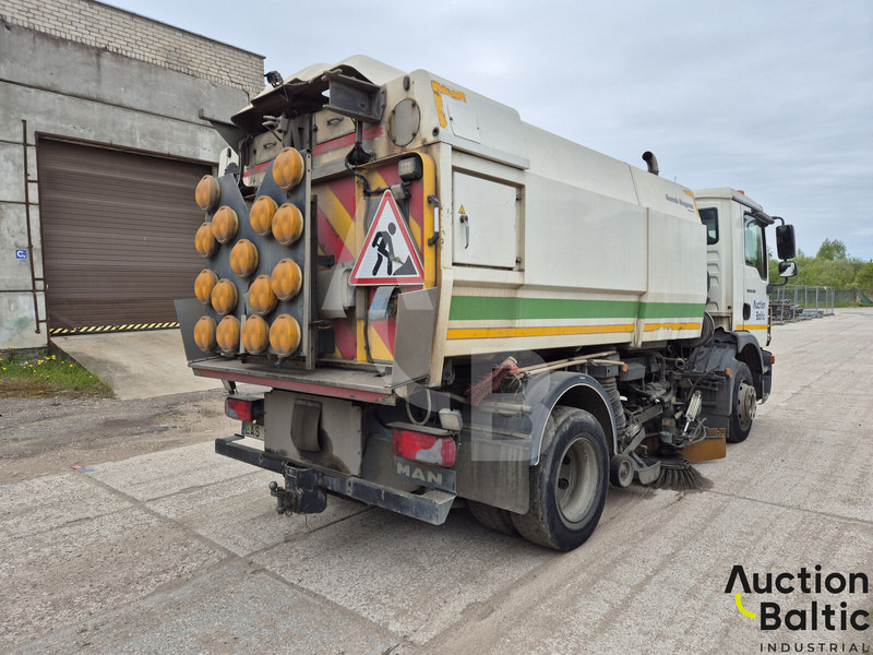 MAN TGM15.250 4X2 BL - Zametacie vozidlo: obrázok 3 MAN TGM15.250 4X2 BL - Zametacie vozidlo: obrázok 3