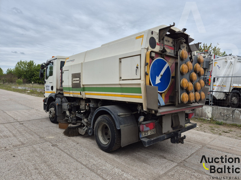 MAN TGM15.250 4X2 BL - Zametacie vozidlo: obrázok 4 MAN TGM15.250 4X2 BL - Zametacie vozidlo: obrázok 4