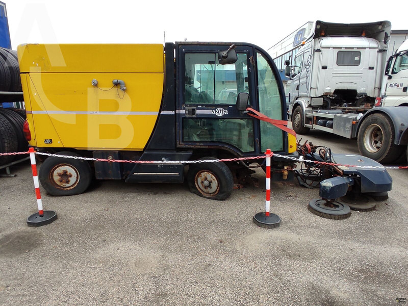 Mathieu Azura - Zametacie vozidlo: obrázok 4 Mathieu Azura - Zametacie vozidlo: obrázok 4