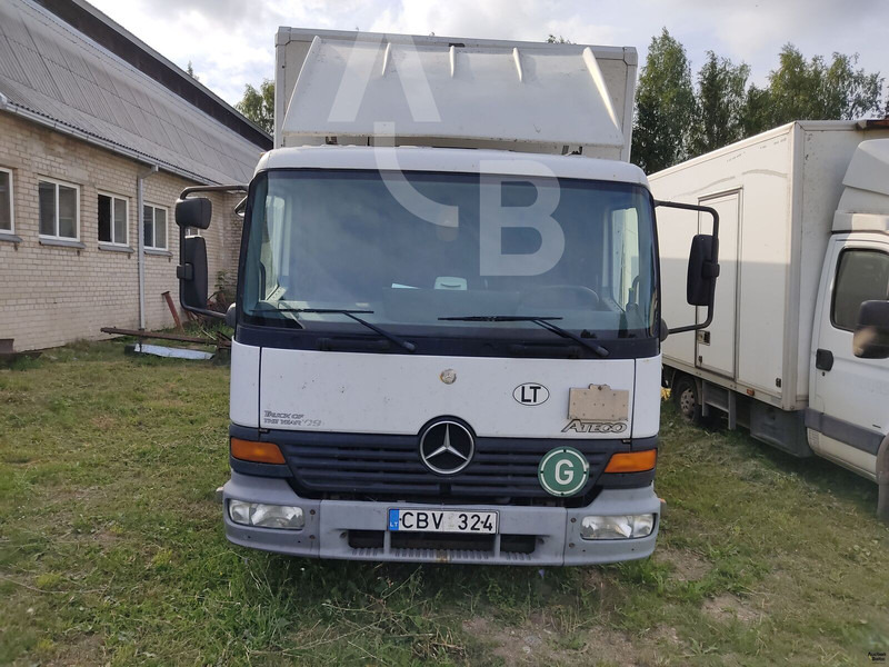 Mercedes-Benz 815 - Nákladné auto na prepravu koní: obrázok 3 Mercedes-Benz 815 - Nákladné auto na prepravu koní: obrázok 3