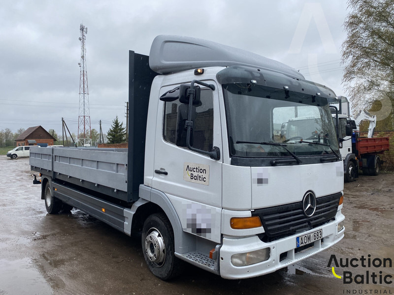 Mercedes-Benz 815 - Valníkový/ Plošinový nákladný automobil: obrázok 2 Mercedes-Benz 815 - Valníkový/ Plošinový nákladný automobil: obrázok 2