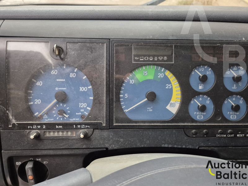 Mercedes-Benz 817 L - Plachtové nákladné vozidlo: obrázok 5 Mercedes-Benz 817 L - Plachtové nákladné vozidlo: obrázok 5