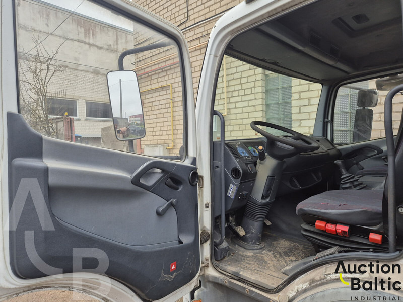 Mercedes-Benz 817 L - Plachtové nákladné vozidlo: obrázok 4 Mercedes-Benz 817 L - Plachtové nákladné vozidlo: obrázok 4