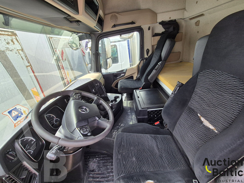 Mercedes-Benz Actros 2551 - Skříňový nákladní auto: obrázok 5 Mercedes-Benz Actros 2551 - Skříňový nákladní auto: obrázok 5