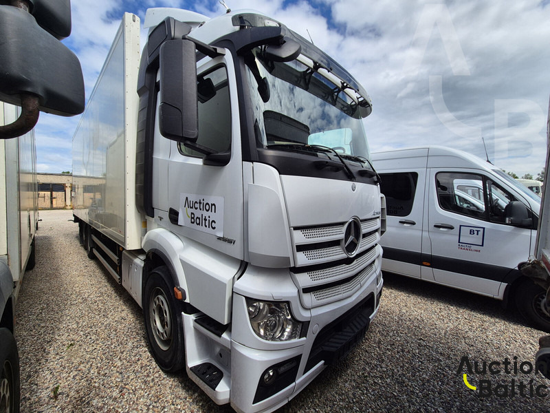 Mercedes-Benz Actros 2551 - Skříňový nákladní auto: obrázok 2 Mercedes-Benz Actros 2551 - Skříňový nákladní auto: obrázok 2