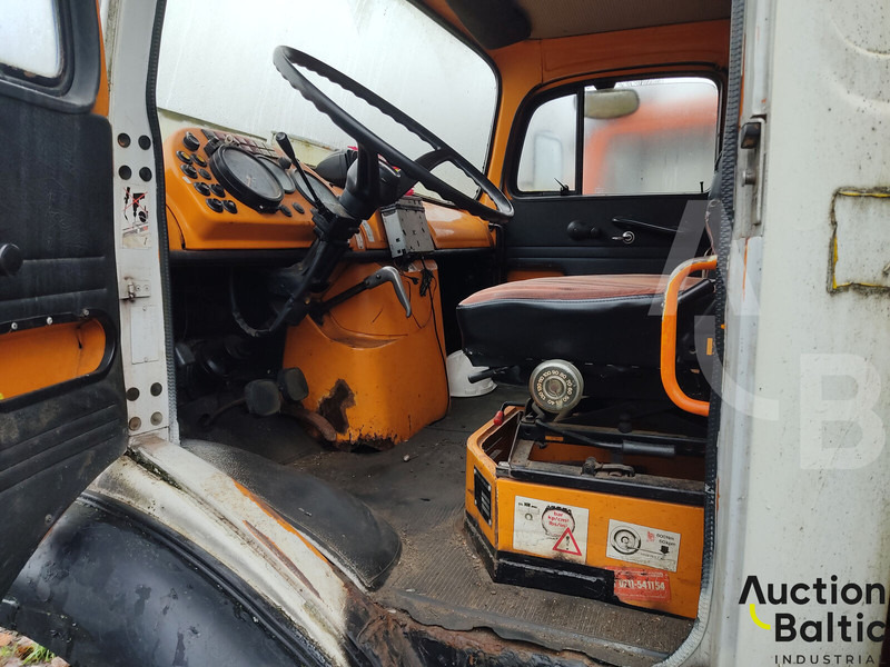 Mercedes-Benz Lako 911 - Automobilová plošina: obrázok 5 Mercedes-Benz Lako 911 - Automobilová plošina: obrázok 5