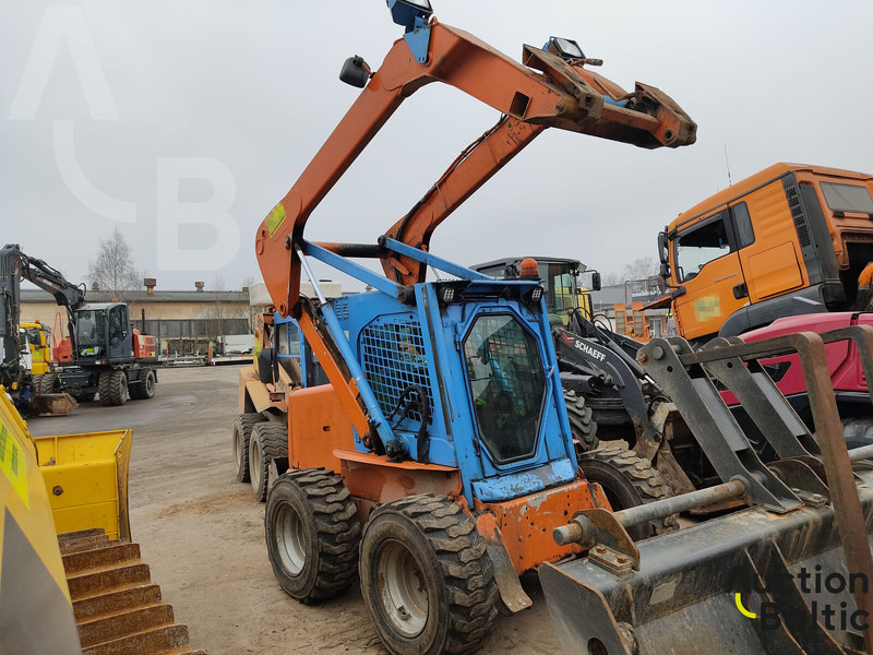 New Holland LS 185 B - Šmykom riadený nakladač: obrázok 1 New Holland LS 185 B - Šmykom riadený nakladač: obrázok 1
