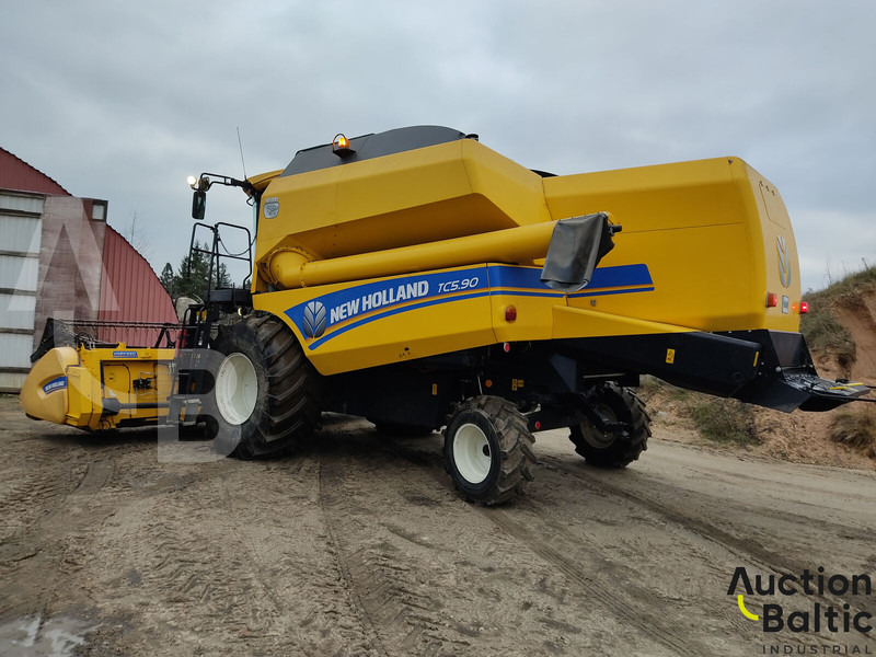New Holland TC 5.90 - Obilný kombajn: obrázok 5 New Holland TC 5.90 - Obilný kombajn: obrázok 5