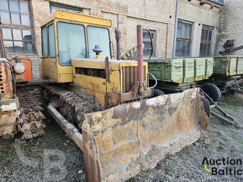 Onbekend DT-75 - Pásový traktor: obrázok 1 Onbekend DT-75 - Pásový traktor: obrázok 1