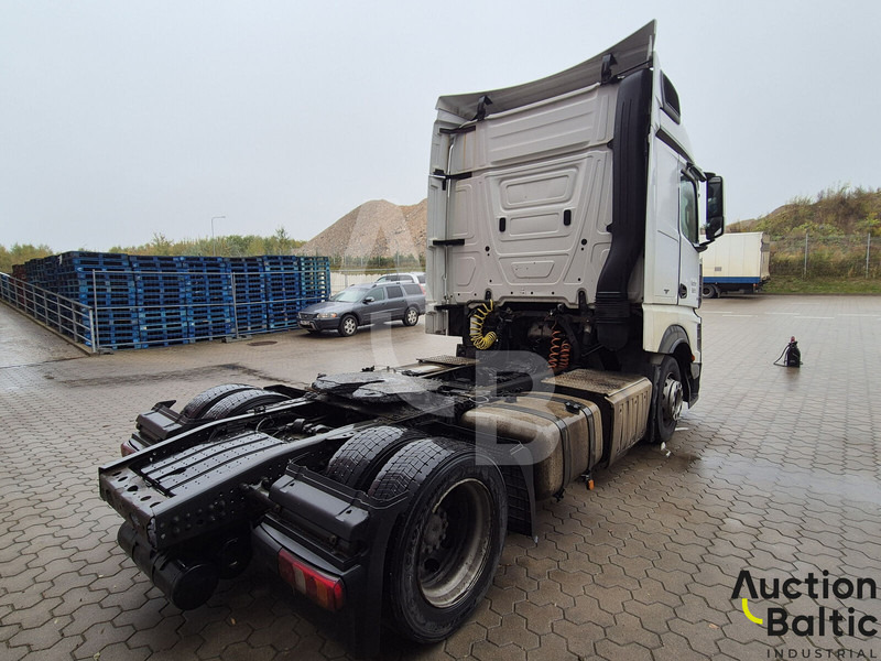Mercedes-Benz Actros 1845 - Ťahač: obrázok 4 Mercedes-Benz Actros 1845 - Ťahač: obrázok 4