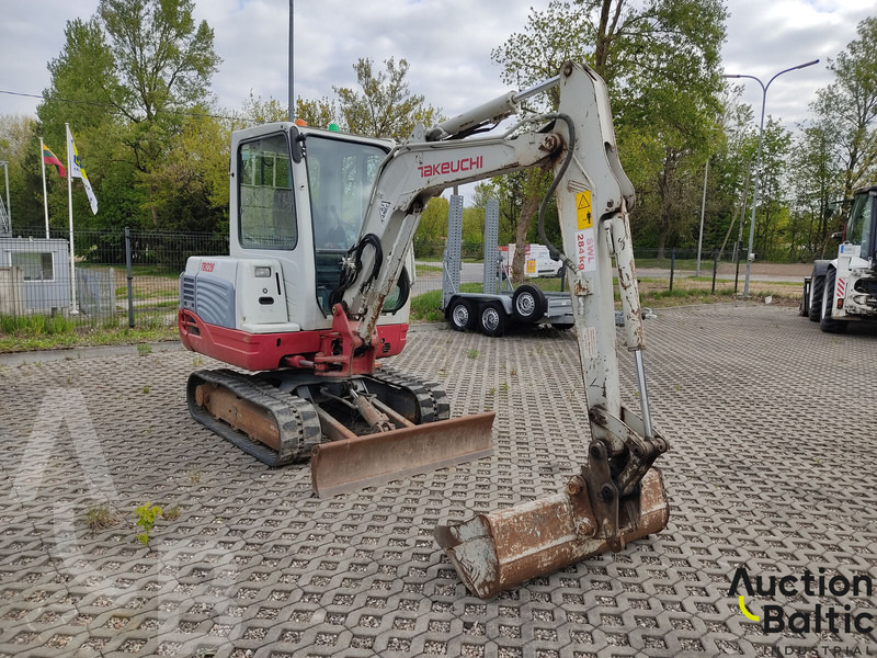 Takeuchi TB228 - Mini rýpadlo: obrázok 2 Takeuchi TB228 - Mini rýpadlo: obrázok 2