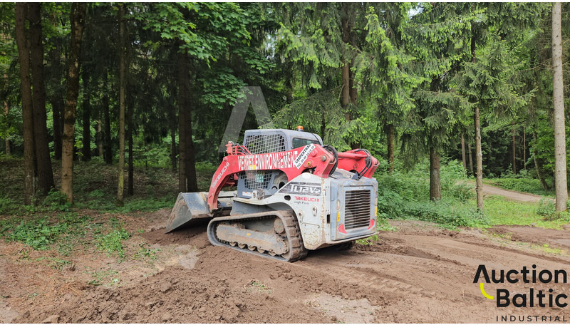 Takeuchi TL12V-2 - Pásový nakladač: obrázok 4 Takeuchi TL12V-2 - Pásový nakladač: obrázok 4