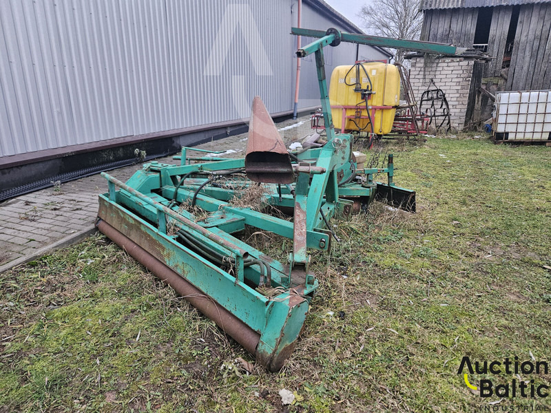 The pumpkin bulldozer - Zrovnávač: obrázok 1 The pumpkin bulldozer - Zrovnávač: obrázok 1