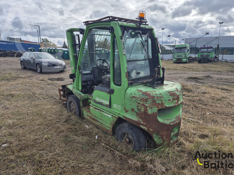 UniCarriers 30 - Dieselový vysokozdvižný vozík: obrázok 5 UniCarriers 30 - Dieselový vysokozdvižný vozík: obrázok 5