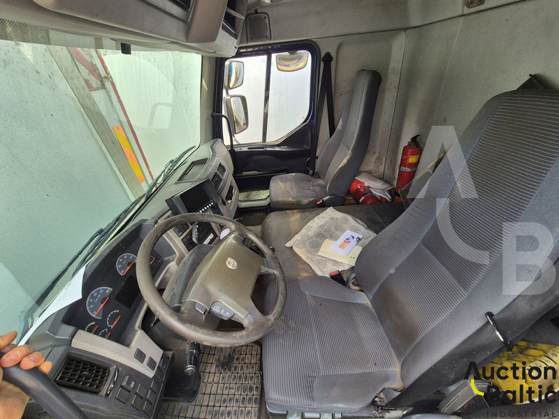 Volvo FL240 - Skříňový nákladní auto: obrázok 5 Volvo FL240 - Skříňový nákladní auto: obrázok 5
