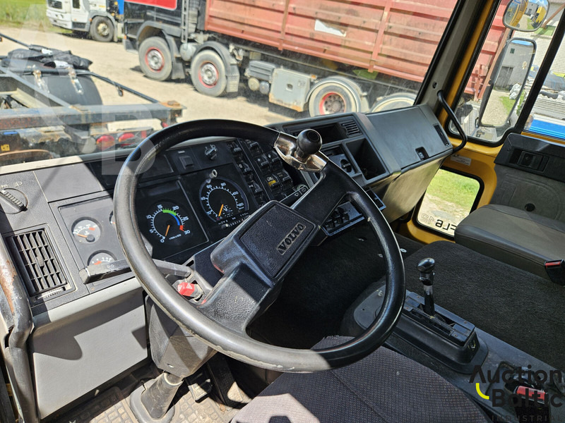 Valníkový/ Plošinový nákladný automobil Volvo FL612: obrázok 7