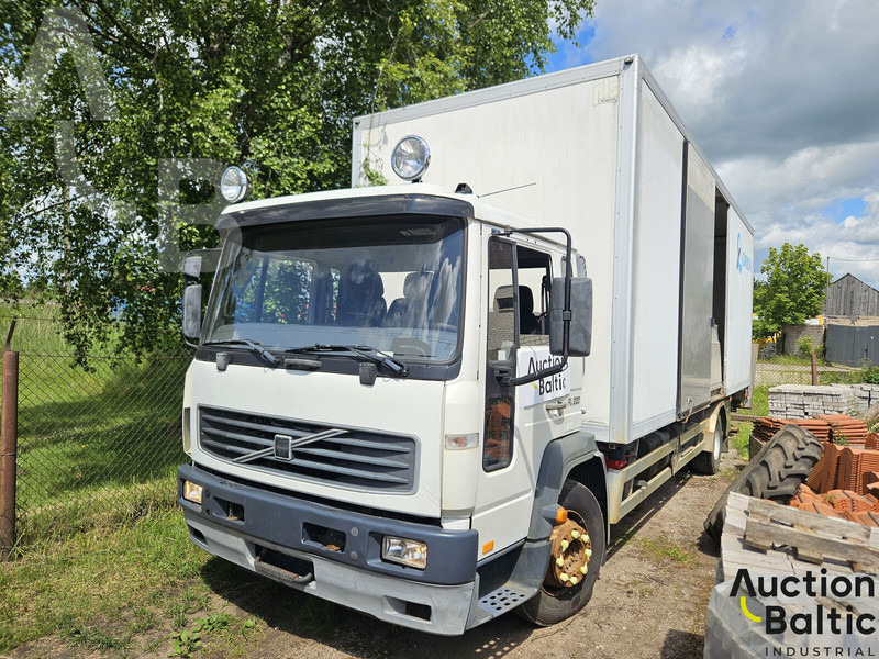 Volvo FL615 - Skříňový nákladní auto: obrázok 1 Volvo FL615 - Skříňový nákladní auto: obrázok 1