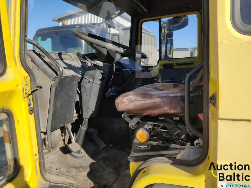 Volvo FL618 - Auto na odvoz odpadu: obrázok 5 Volvo FL618 - Auto na odvoz odpadu: obrázok 5