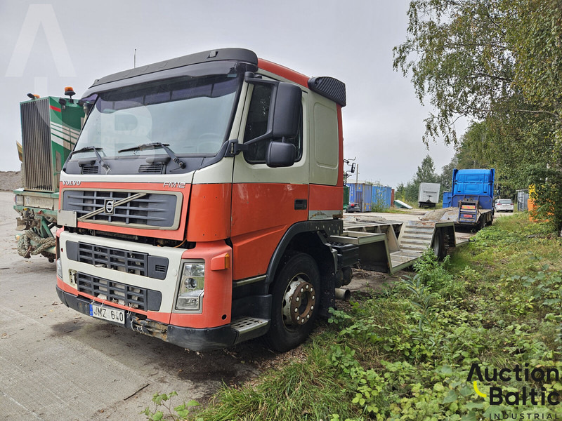 Volvo FM12 - Nákladné vozidlo na prepravu automobilov: obrázok 2 Volvo FM12 - Nákladné vozidlo na prepravu automobilov: obrázok 2