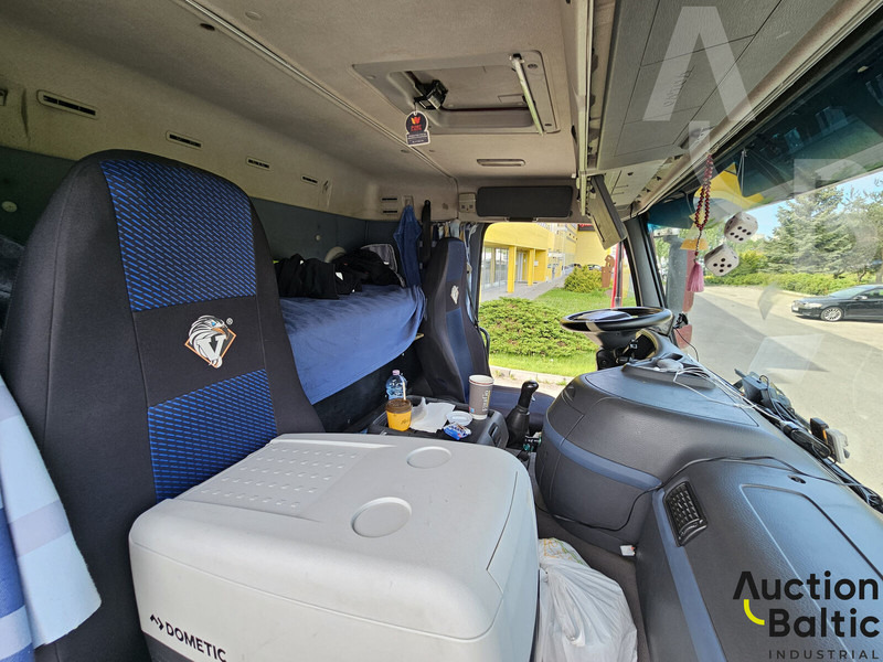 Volvo FM440 - Nákladné vozidlo na prepravu automobilov: obrázok 5 Volvo FM440 - Nákladné vozidlo na prepravu automobilov: obrázok 5