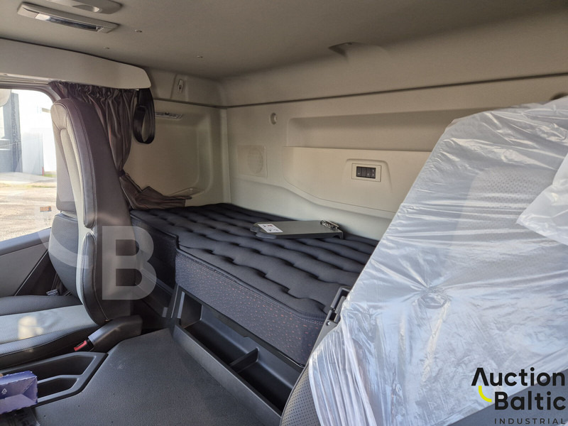 Nákladné vozidlo na prepravu automobilov Volvo FM500: obrázok 12