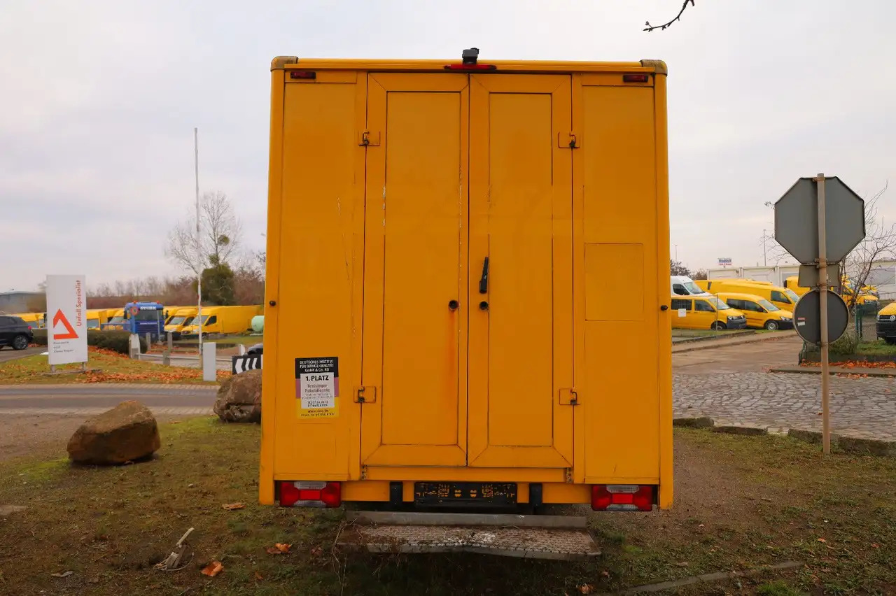 Iveco Daily/ Regalsystem/Luftfeder/1. Hand - Dodávka skriňová nadstavba: obrázok 5 Iveco Daily/ Regalsystem/Luftfeder/1. Hand - Dodávka skriňová nadstavba: obrázok 5